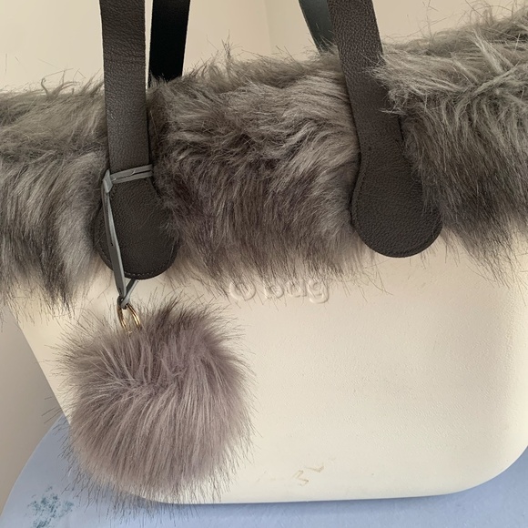White 0 Bag with Removable Fur Insert - Picture 3 of 4